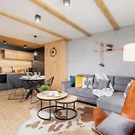 Premium Salwatorianska Mountain View By Renters Prestige Apartment *