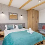 Premium Salwatorianska Mountain View By Renters Prestige *
