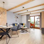 Apartment Premium Salwatorianska Mountain View By Renters Prestige