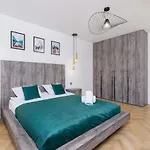 Premium Salwatorianska Mountain View By Renters Prestige Apartment *