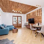 Premium Salwatorianska Mountain View By Renters Prestige Apartment *