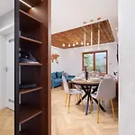 Premium Salwatorianska Mountain View By Renters Prestige Apartment *