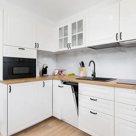 Apartment Premium Salwatorianska Mountain View By Renters Prestige *