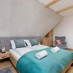 Premium Salwatorianska Mountain View By Renters Prestige 아파트 자코파네