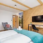 아파트 Premium Salwatorianska Mountain View By Renters Prestige 자코파네