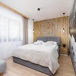 Premium Salwatorianska Mountain View By Renters Prestige 아파트 자코파네