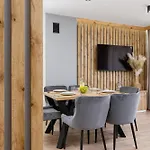 Premium Salwatorianska Mountain View By Renters Prestige *