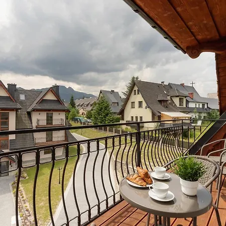 Apartment Premium Salwatorianska Mountain View By Renters Prestige