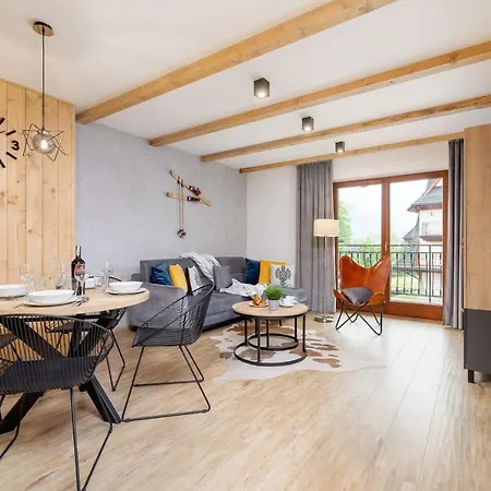 Apartment Premium Salwatorianska Mountain View By Renters Prestige