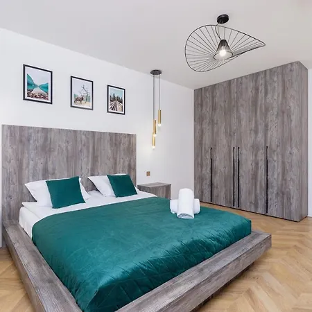 Premium Salwatorianska Mountain View By Renters Prestige Apartment *