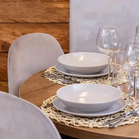 Apartment Premium Salwatorianska Mountain View By Renters Prestige *