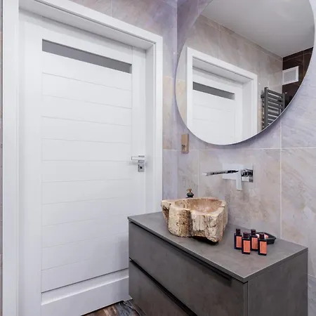 Premium Salwatorianska Mountain View By Renters Prestige Apartment *