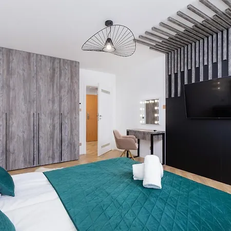 Premium Salwatorianska Mountain View By Renters Prestige Apartment *