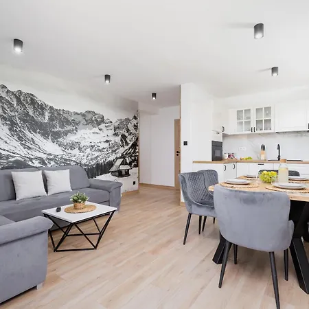 Premium Salwatorianska Mountain View By Renters Prestige Apartment
