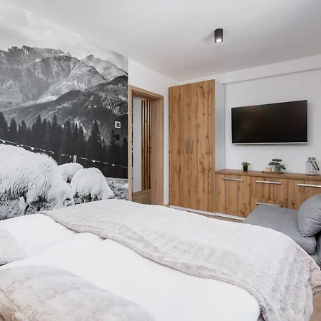 Premium Salwatorianska Mountain View By Renters Prestige *