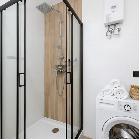 Premium Salwatoriańska Mountain View By Renters Prestige