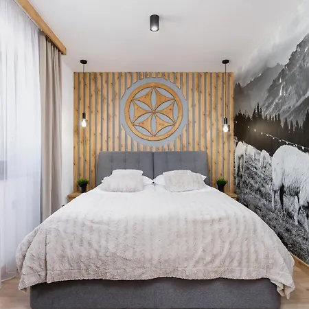Apartment Premium Salwatorianska Mountain View By Renters Prestige