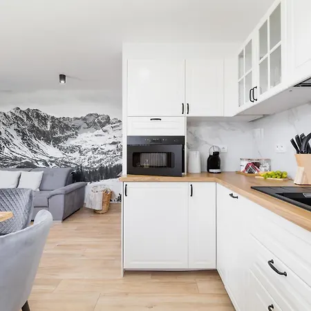 Apartment Premium Salwatorianska Mountain View By Renters Prestige *