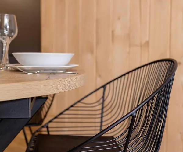 Premium Salwatorianska Mountain View By Renters Prestige * 扎科帕内