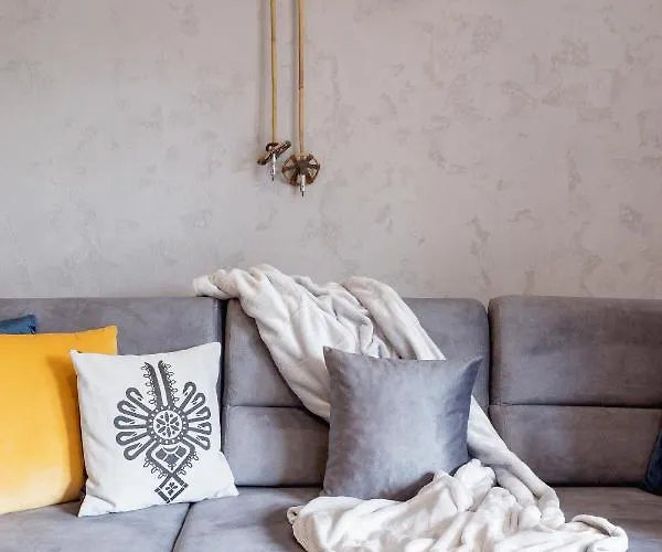 Premium Salwatorianska Mountain View By Renters Prestige