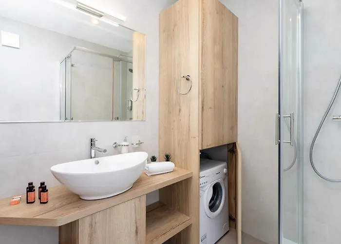 Premium Salwatorianska Mountain View By Renters Prestige * 扎科帕内