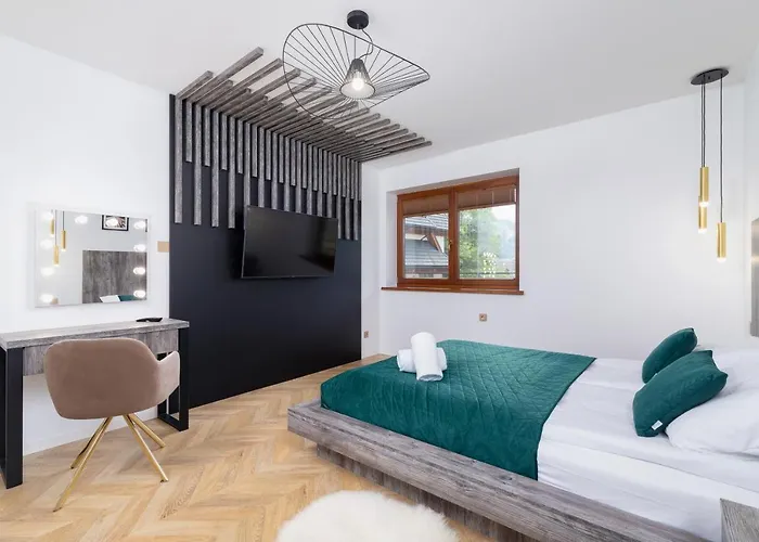 Premium Salwatorianska Mountain View By Renters Prestige * 扎科帕内